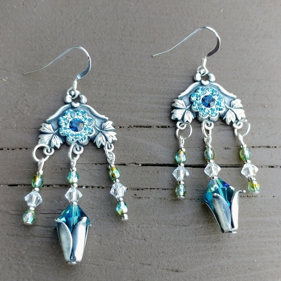 🚫GIFTED🚫 Chandeliers w/Swarovski Flowers - Picture 4 of 8